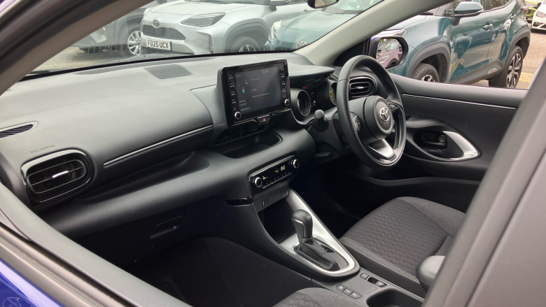 Toyota Yaris 1.5 Hybrid Design 5dr CVT Hybrid Hatchback